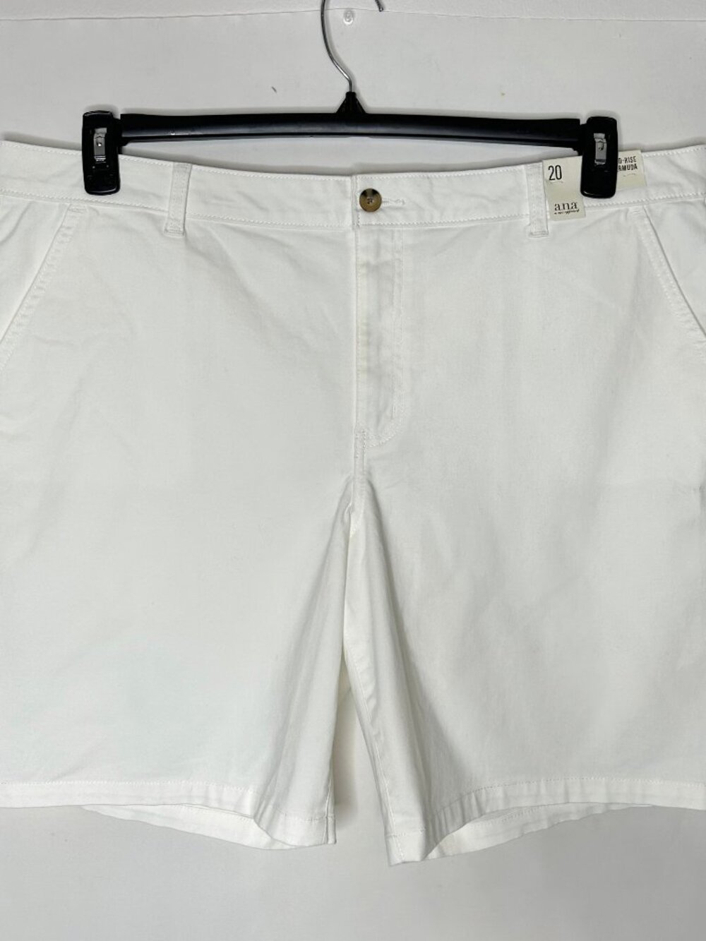 NWT a.n.a. Woman’s Shorts sz 20 White Twill Bermuda Comfort Stretch